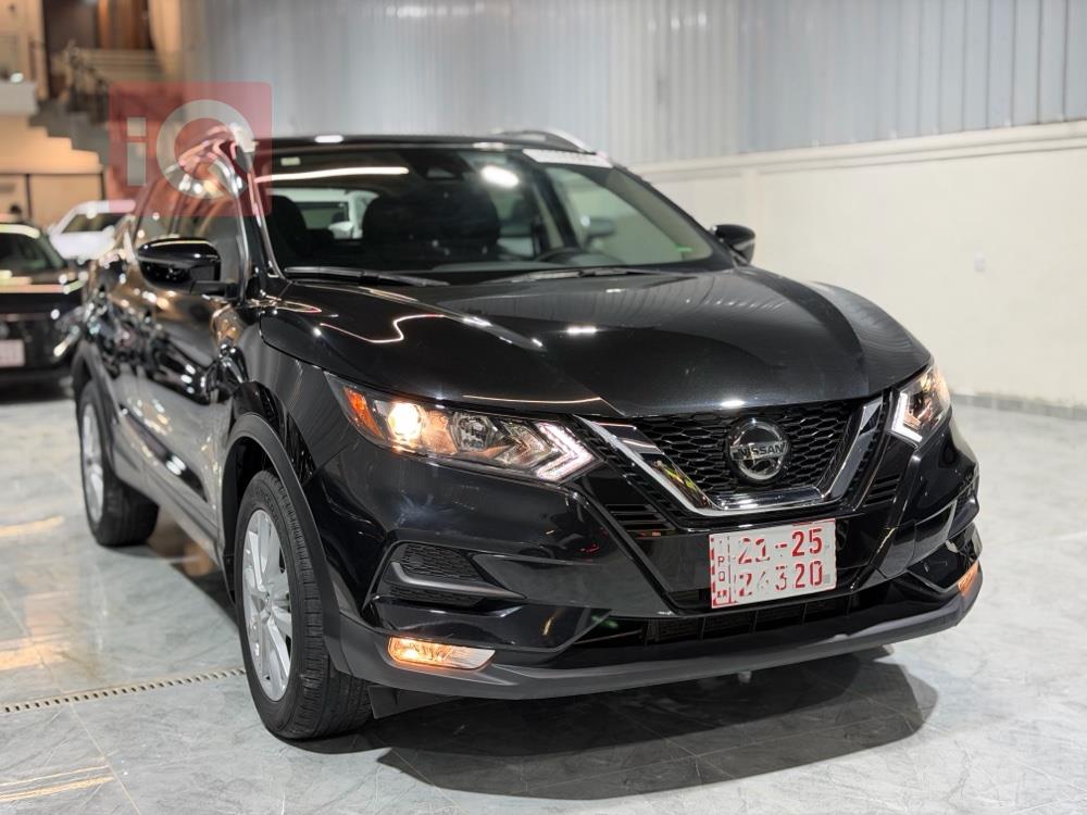 نيسان قاشقاي